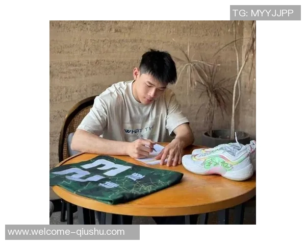 俄勒冈大学现场同曦球迷热情助威林葳标语引发关注 俄勒冈大学现场同曦球迷热情助威林葳标语引发关注