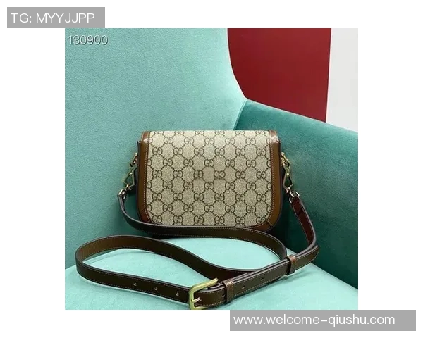 泰山主场球衣复古风潮回归背面金色SINCE1993彰显经典魅力